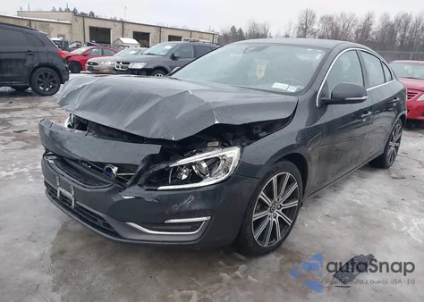 2015 Volvo S60 T5 Premier из США, поврежденный, VIN YV1612TK3F1359338